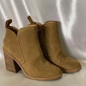 Ugg Chelsea Boots with Side Zipper